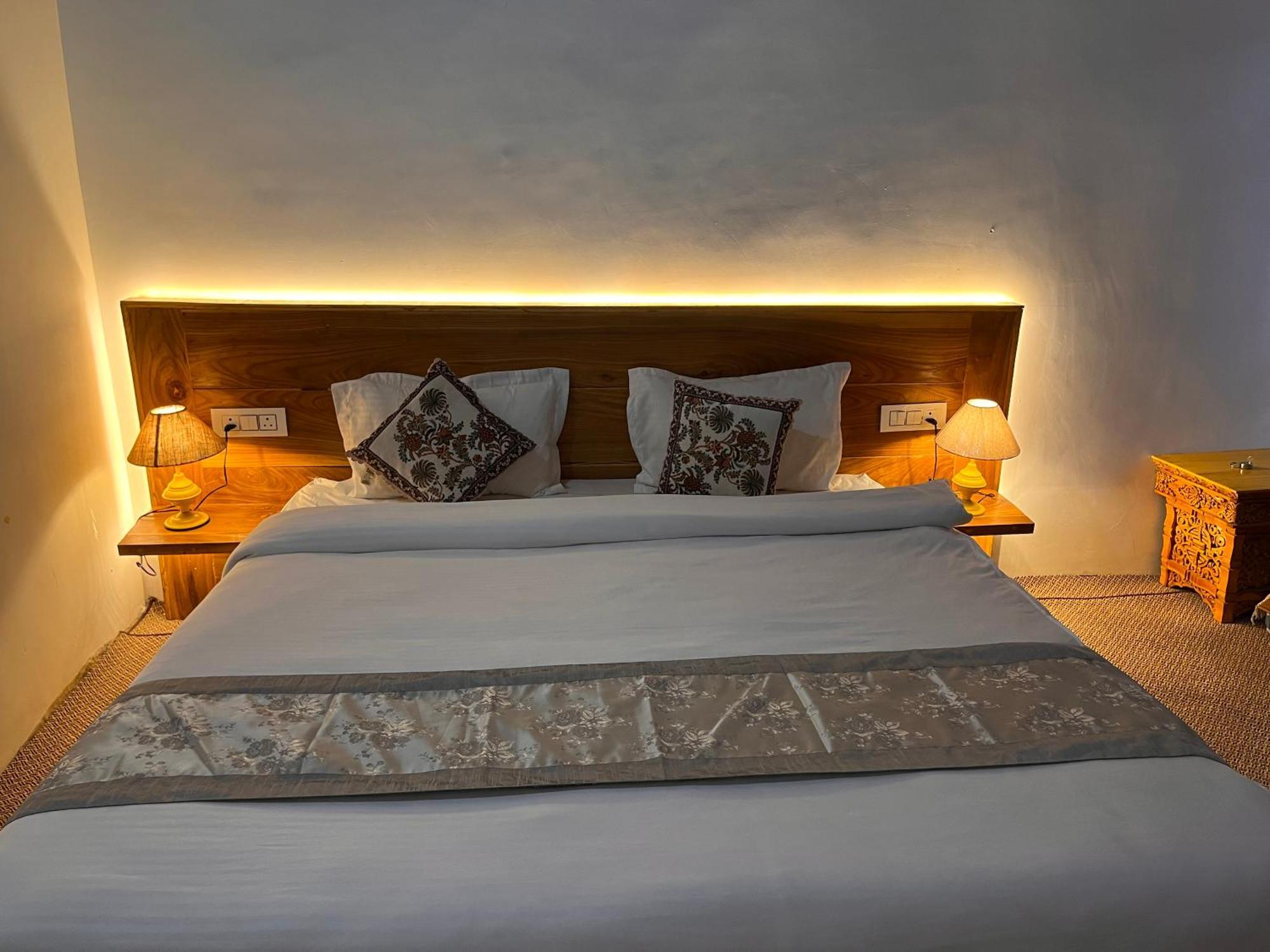 Traveller Nest Hotell Deskit Exteriör bild